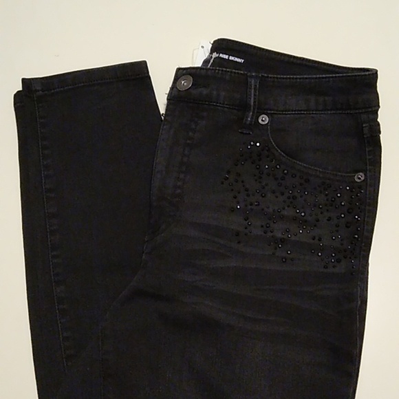 New INC high rise black denim with small black stone details on the front - Picture 13 of 14